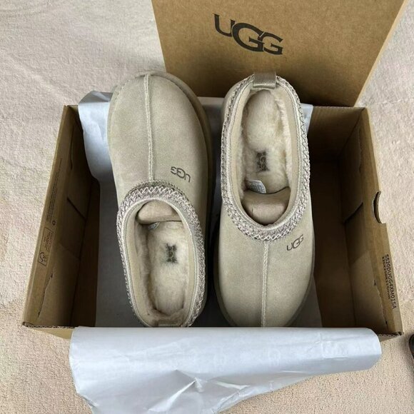 UGG Tan Suede Platform Slip-Ons - Picture 4 of 7